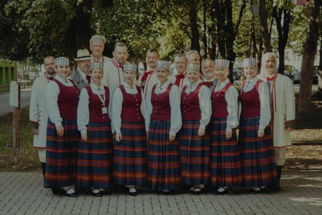 Gulbenes novada kultūras centra deju kopa "Ratiņš"